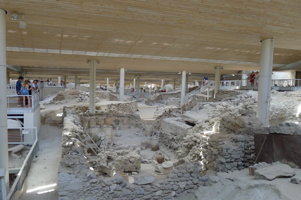 Annual radiocarbon calibration re-dates the Thera eruption