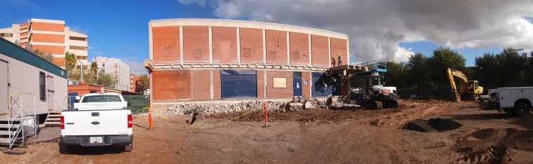Panoramic view of the construction site: 1