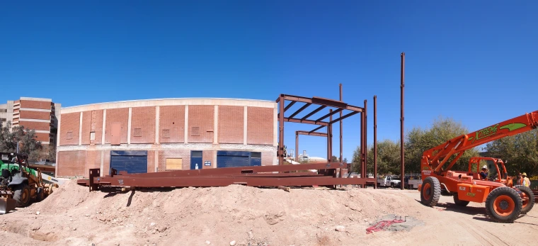 Panoramic view of the construction site: 8