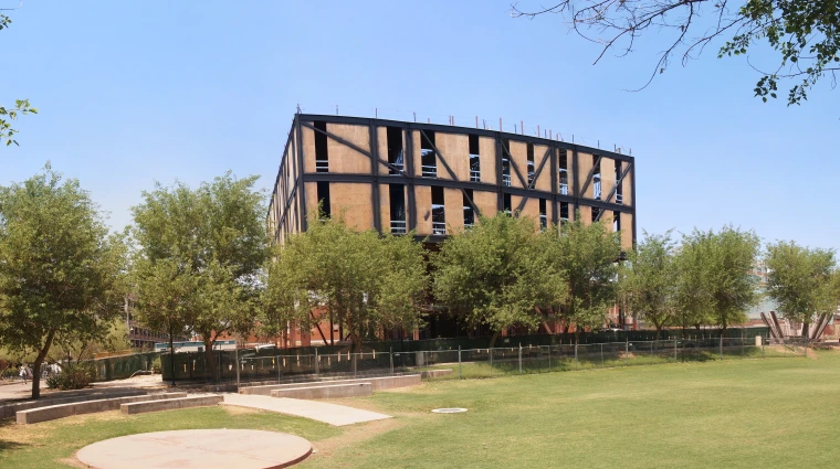 Panoramic view of the construction site: 18